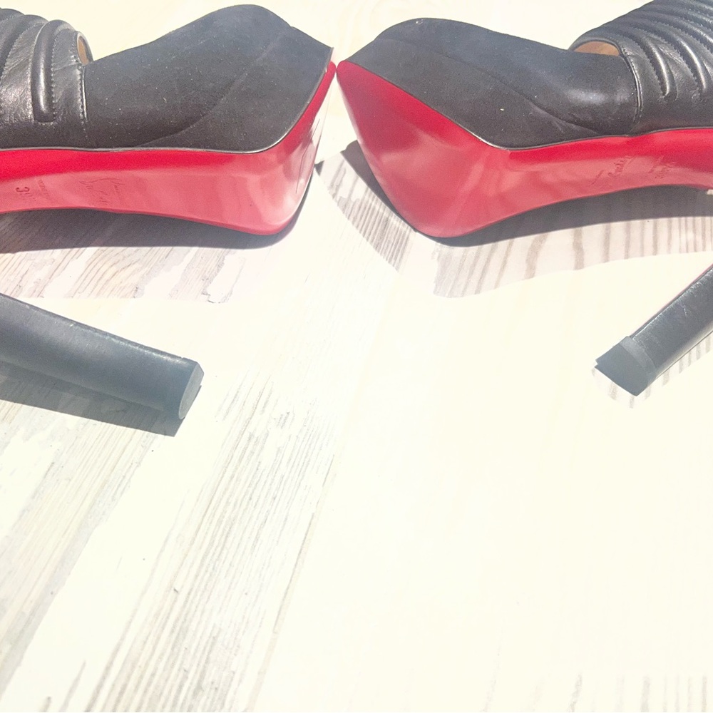 Christian Louboutin Black Platform Pumps with Red Soles - Picture 8 of 11